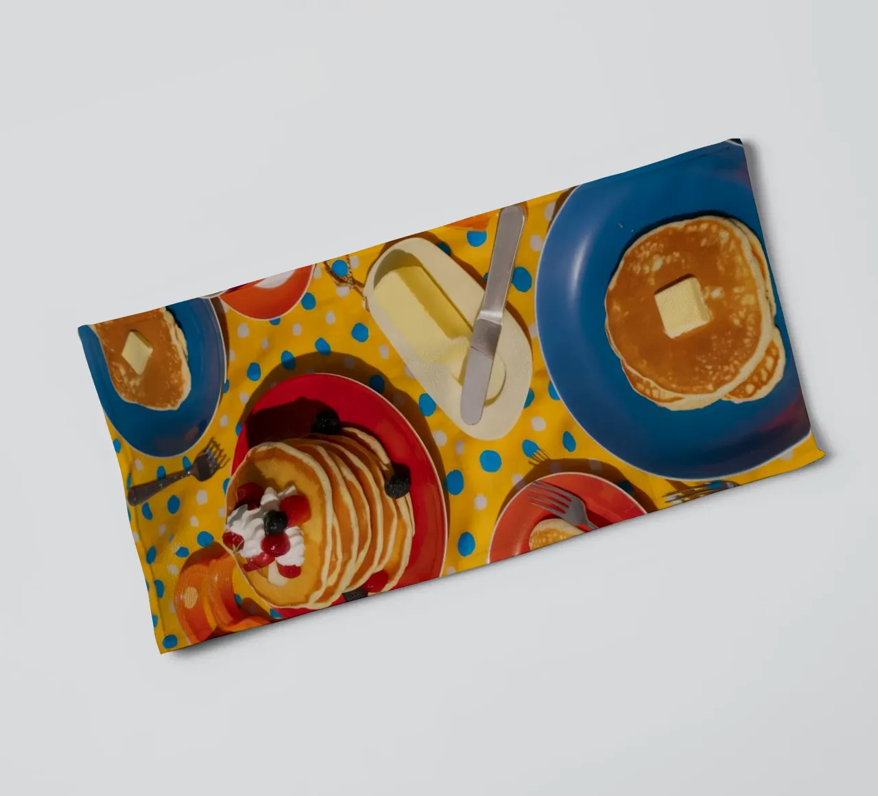Gioia del mattino con i pancake asciugamano da bagno da Jasper Rune