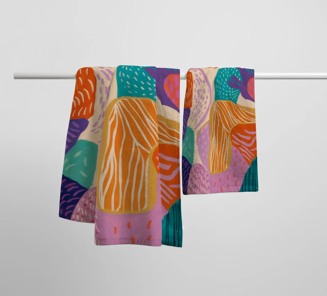 Abstract landschap met structuur badhanddoek van Ember Stone
