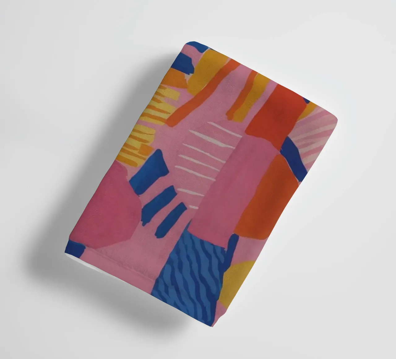 Patchwork geometrico pastello asciugamano da bagno da Ember Stone