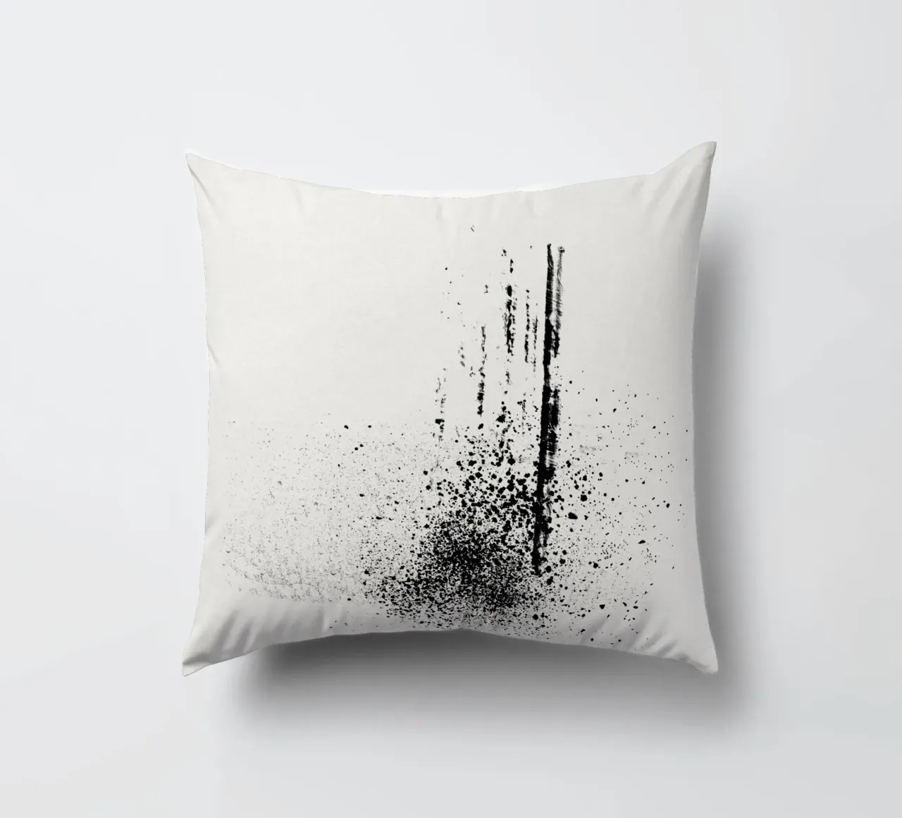 Modern abstract of paint splatters cream background cuscino da Imaginative