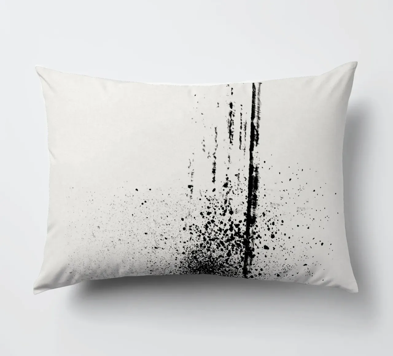 Modern abstract of paint splatters cream background cuscino da Imaginative