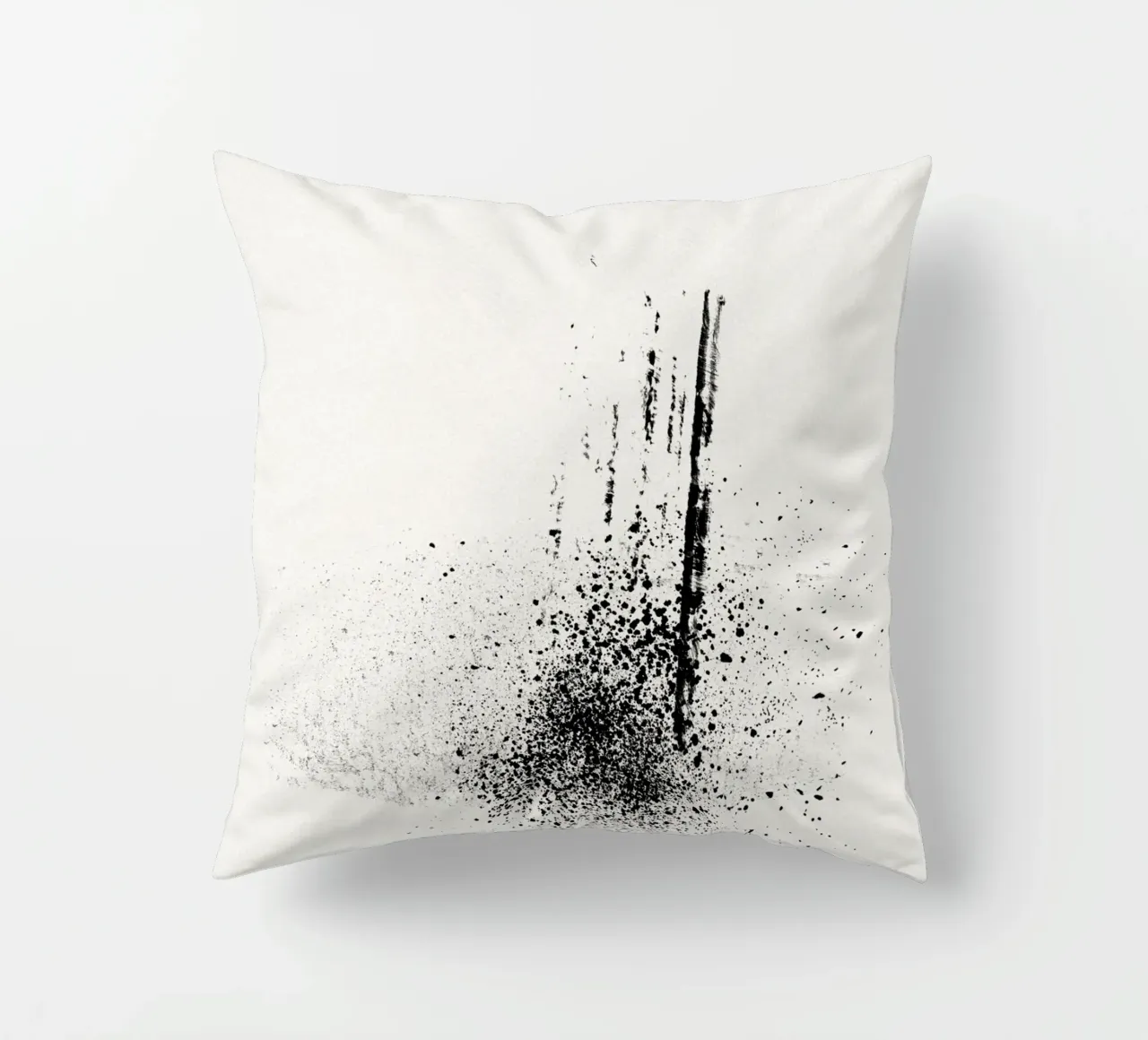 Modern abstract of paint splatters cream background cuscino da Imaginative