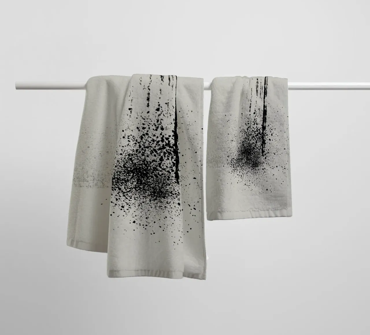 Modern abstract of paint splatters gray background asciugamano da bagno da Imaginative