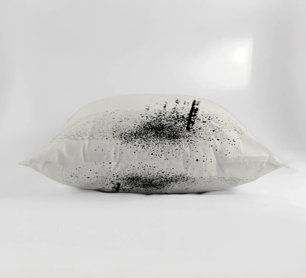 Modern abstract of paint splatters beige background cuscino da Imaginative