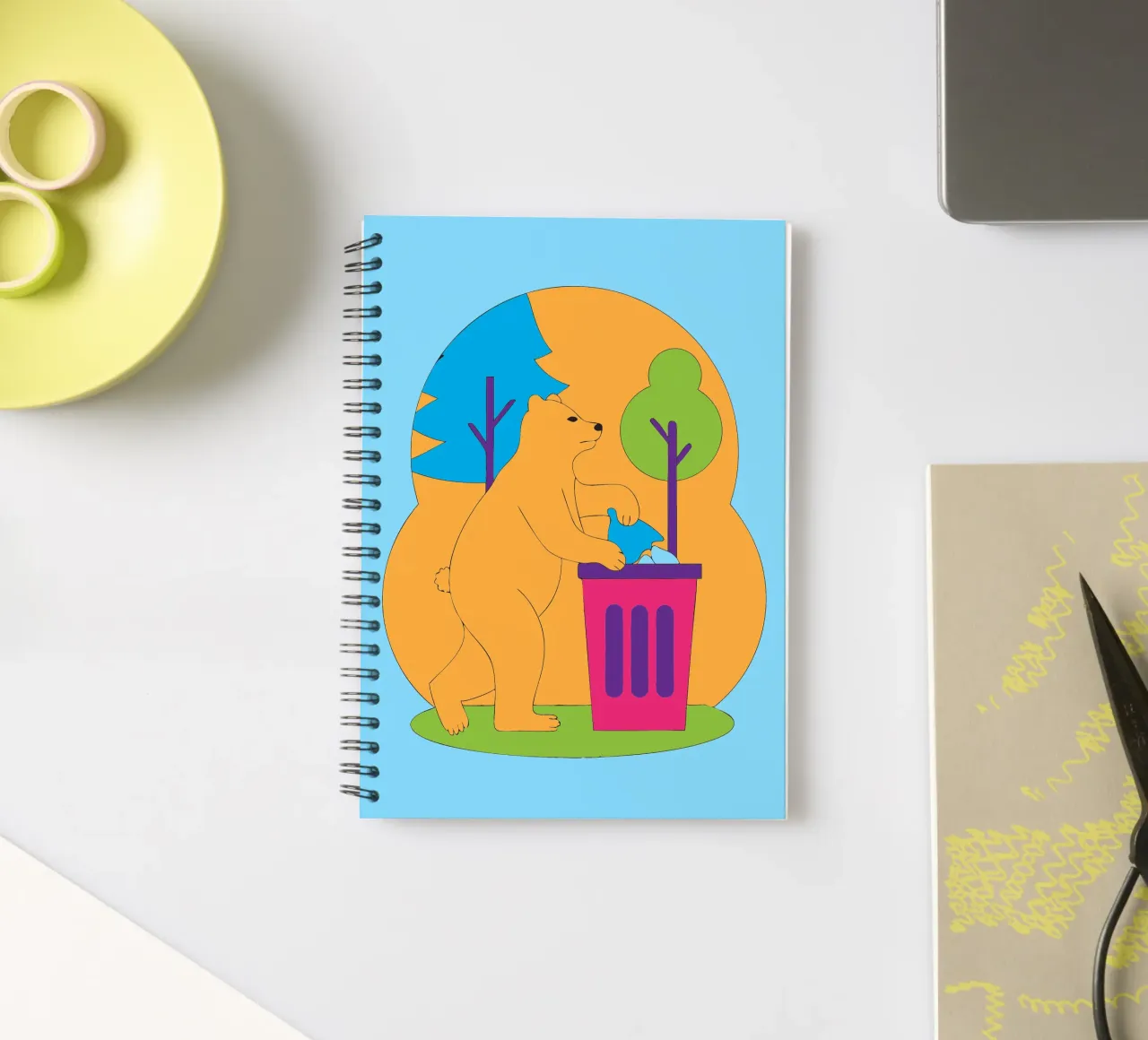 L'orso getta la spazzatura diario ad anelli da OUR SHOP