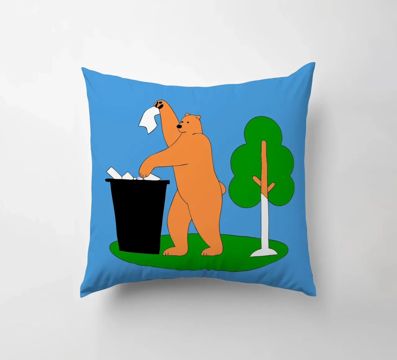 L'orso getta la spazzatura cuscino da OUR SHOP