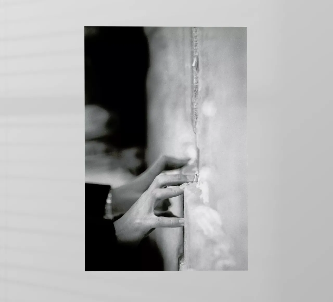 Prayer pellicola backlit da Tal Paz-Fridman