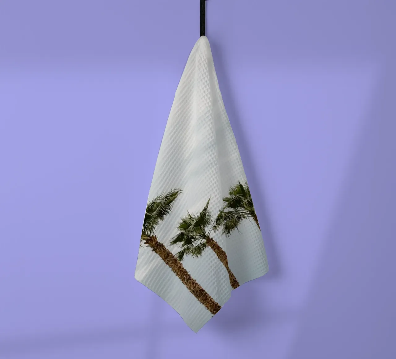 Palm trees in a row at the beach torchon de photolovers