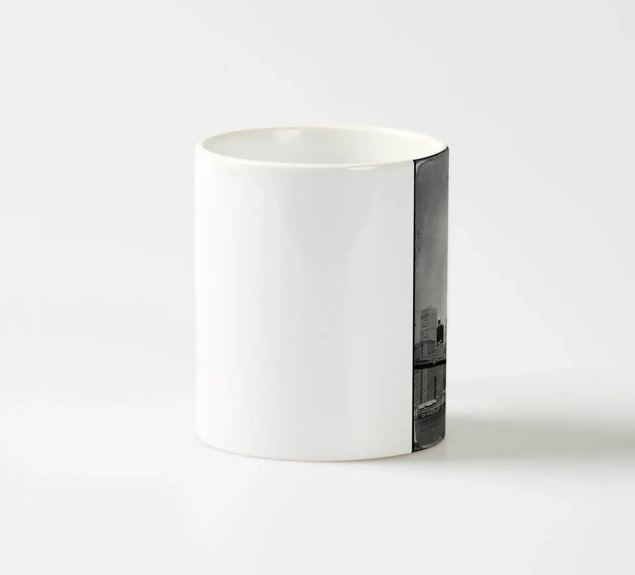 New York tazza in ceramica da Flo Klein