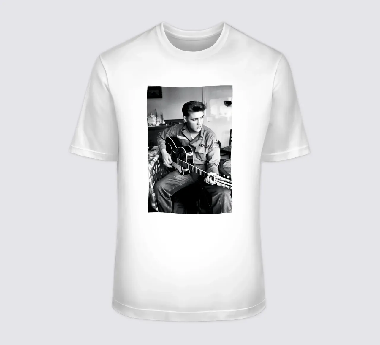 Elvis con la chitarra t-shirt da Martin studio