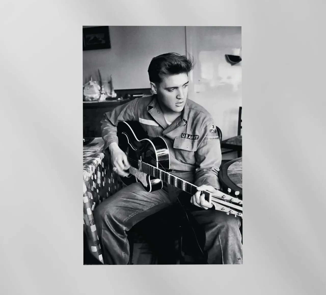 Elvis con la chitarra pellicola backlit da Martin studio