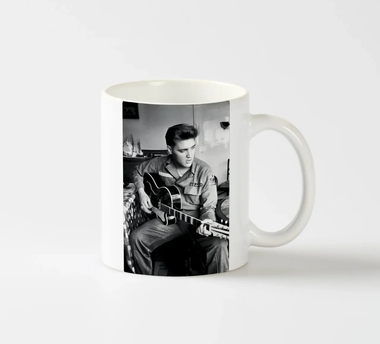 Elvis con la chitarra tazza in ceramica da Martin studio