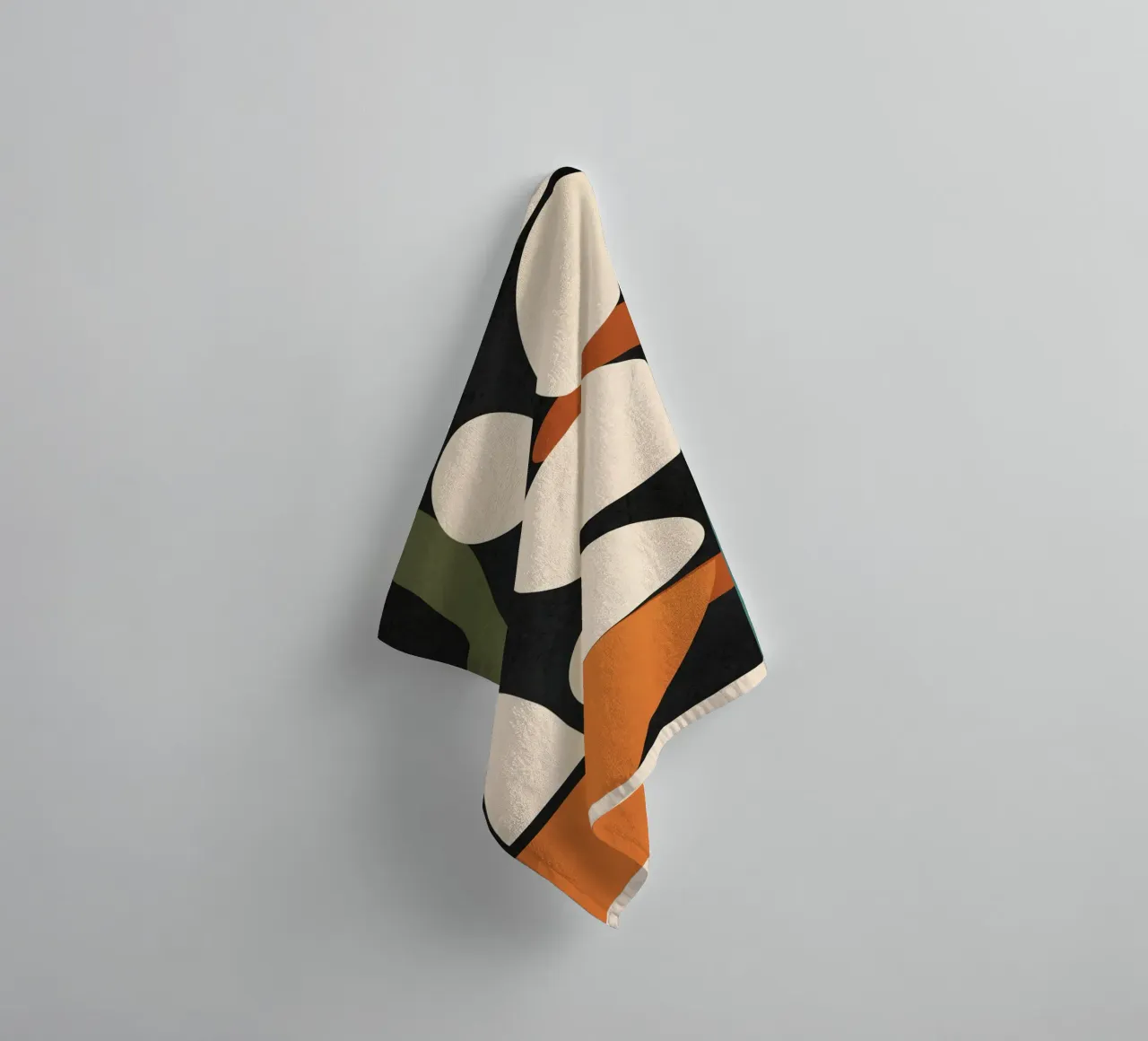 Abstract Shapes in the Skies 1 asciugamano da bagno da Flow Line