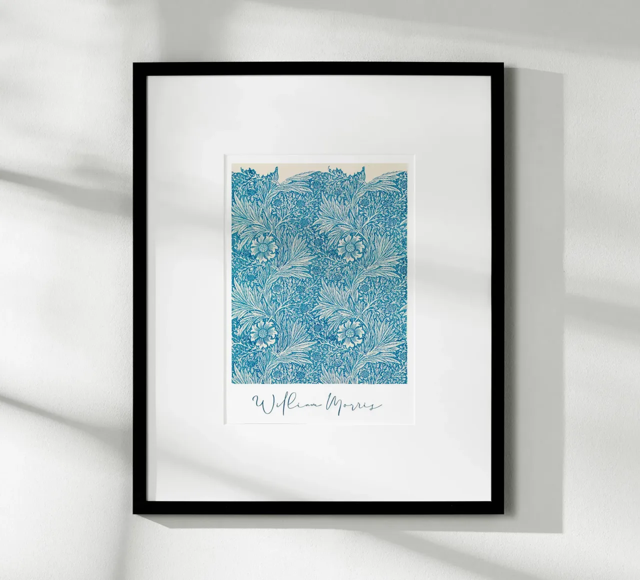 William  Morris - Blue Marigold Famous Pattern poster con telaio in alluminio da Second Canvas