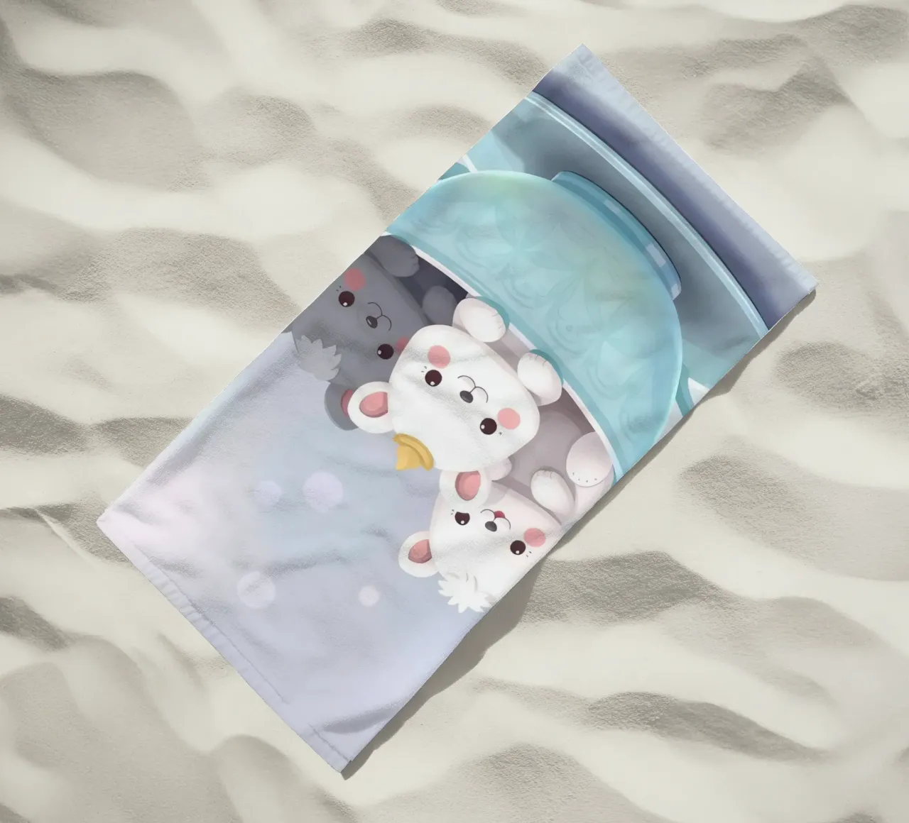 Simpatici animali dei cartoni animati che riposano in una tazza da tè telo mare da DesignDoodle