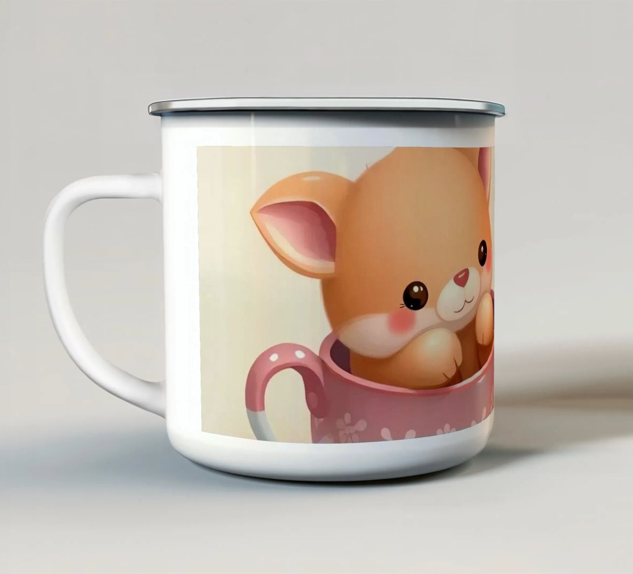 Simpatici personaggi animali giocano in tazze colorate tazza in smalto da DesignDoodle