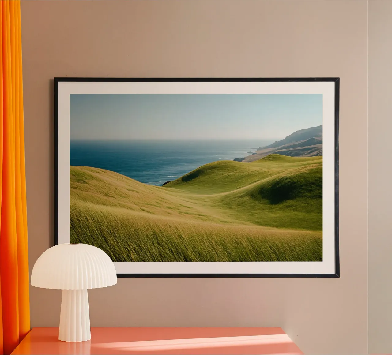 Colline verdi costiere e oceano carta hahnemühle da Indigo Tides Art