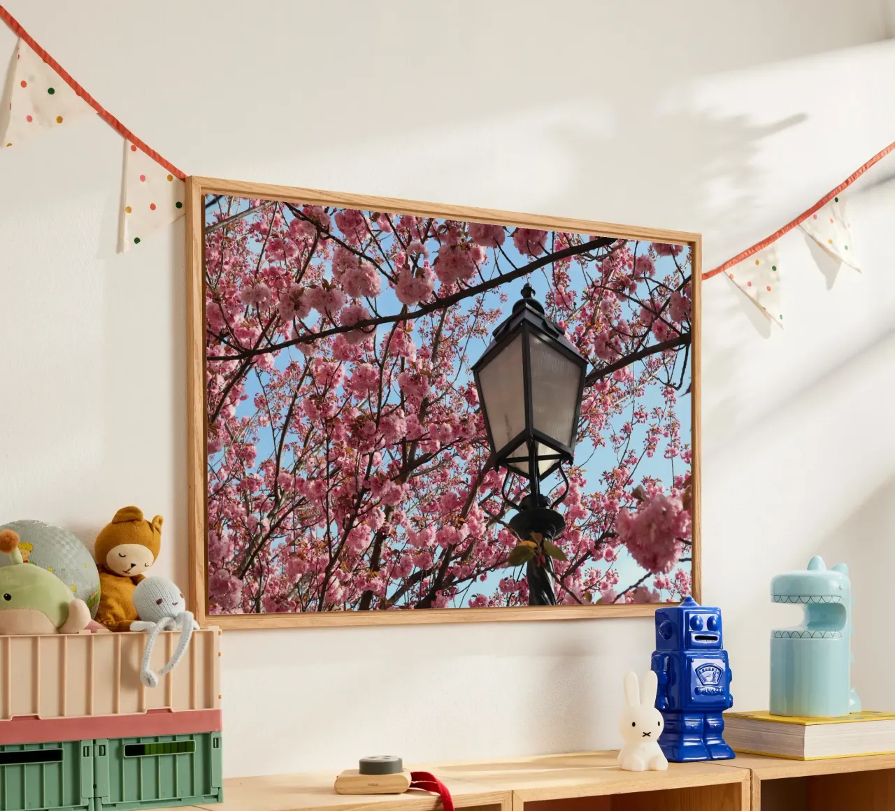lampione con fiori di ciliegio plexiglass da Earthly Visions
