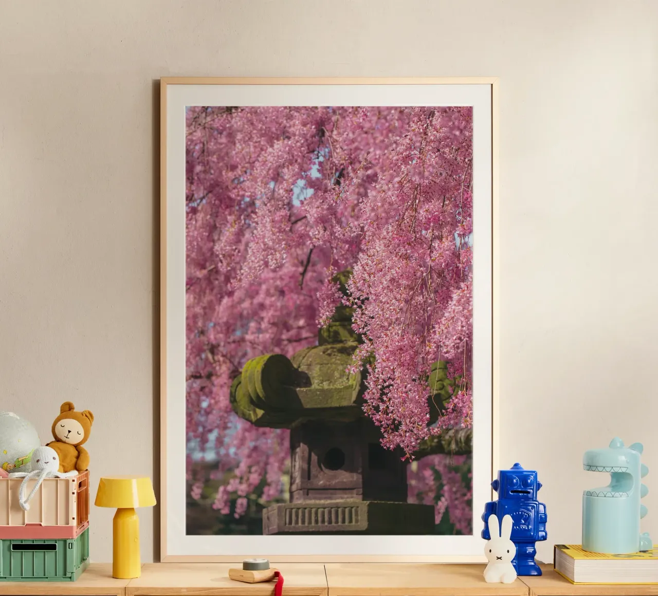 fiori di ciliegio fiori rosa poster con telaio in legno da Earthly Visions