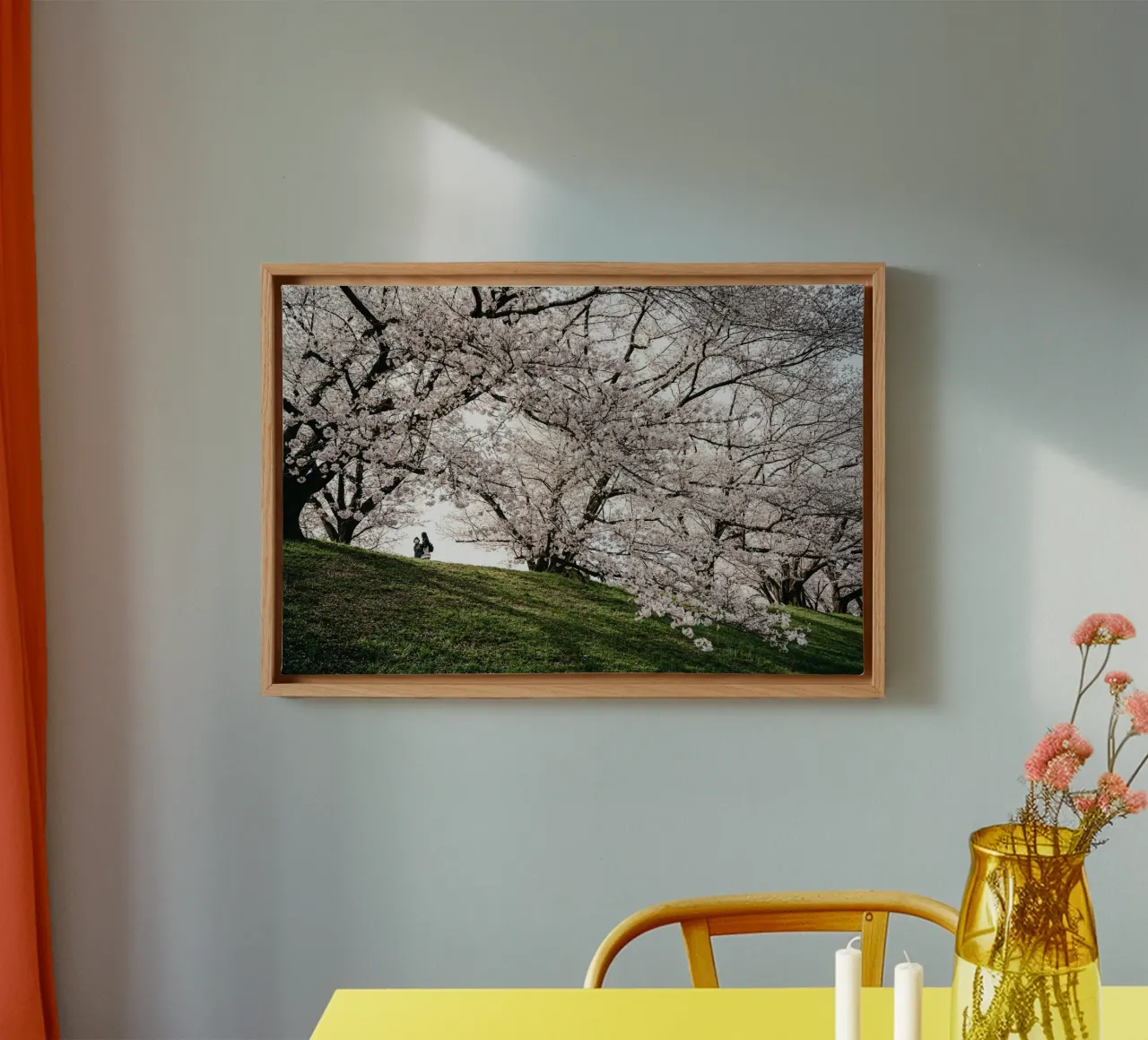 alberi in fiore tela con Cornice a cassetta da Earthly Visions