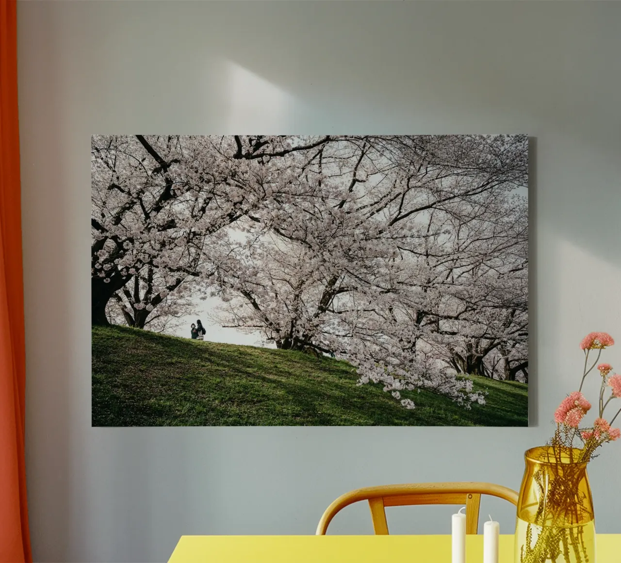 alberi in fiore tela con Cornice a cassetta da Earthly Visions