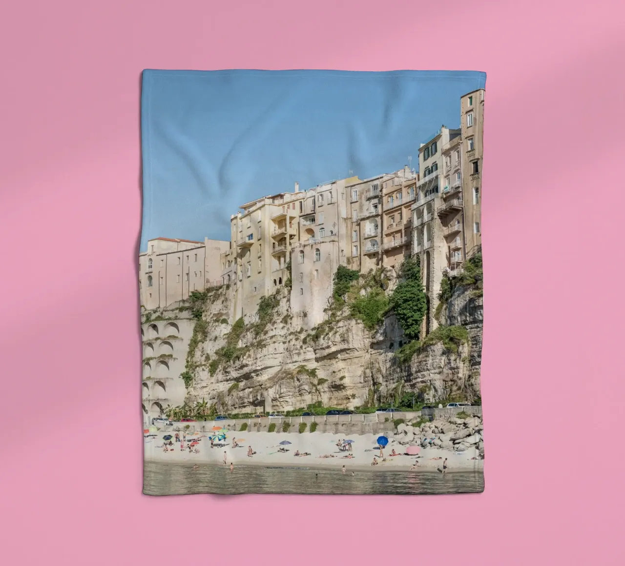 Tropea and the beach coperta in pile da photolovers