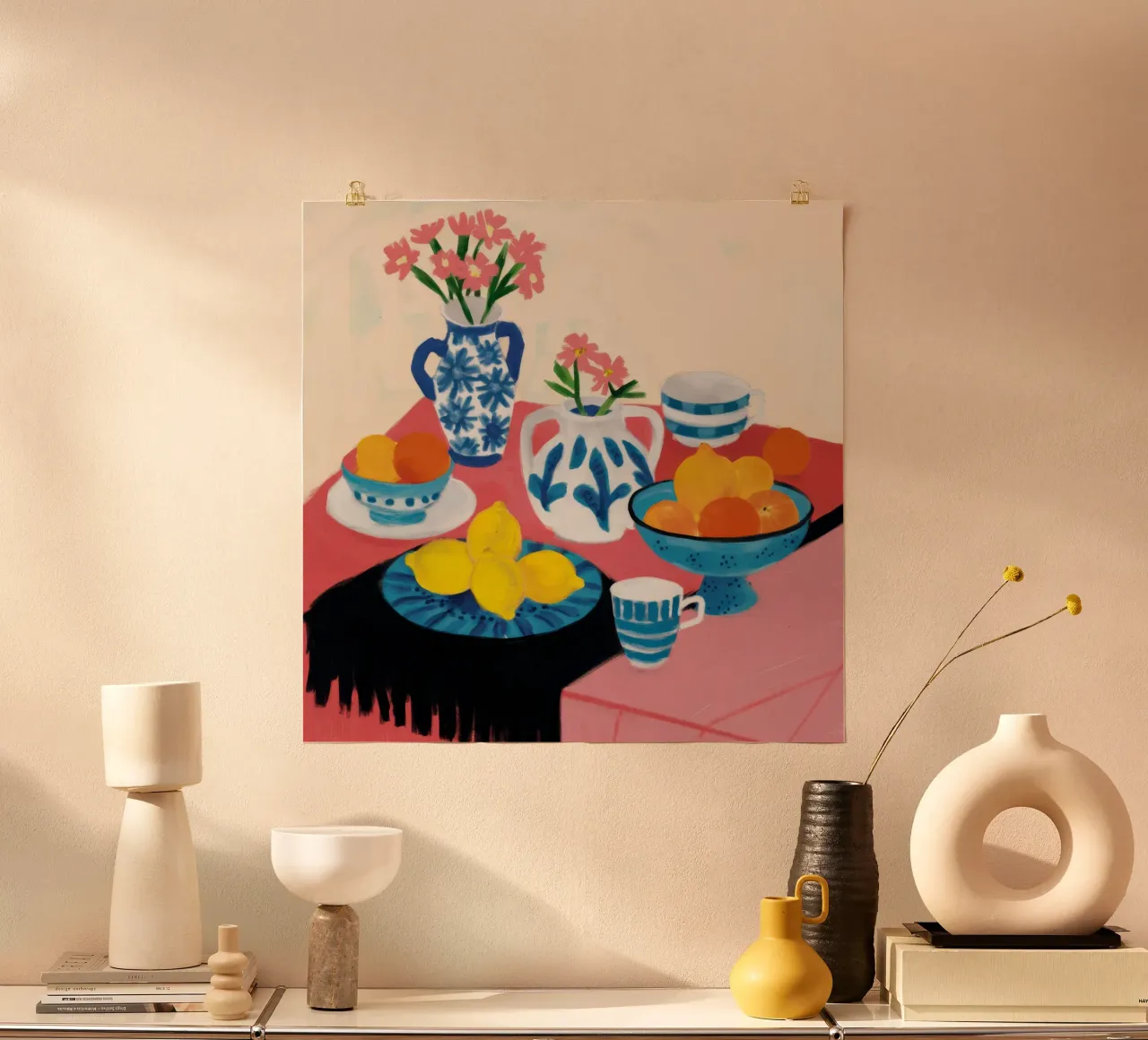 Una vibrante natura morta poster con telaio in legno da Haven Mirage