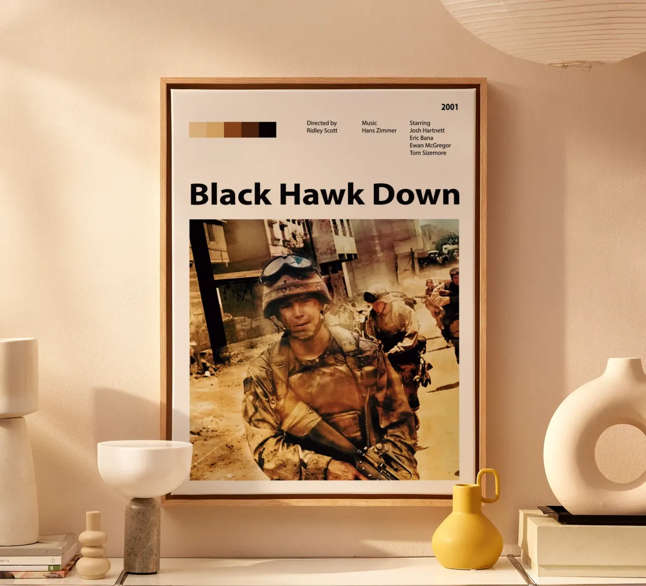 Zwarte Havik Neer canvas met Baklijst van 🎞 The Movie Wall