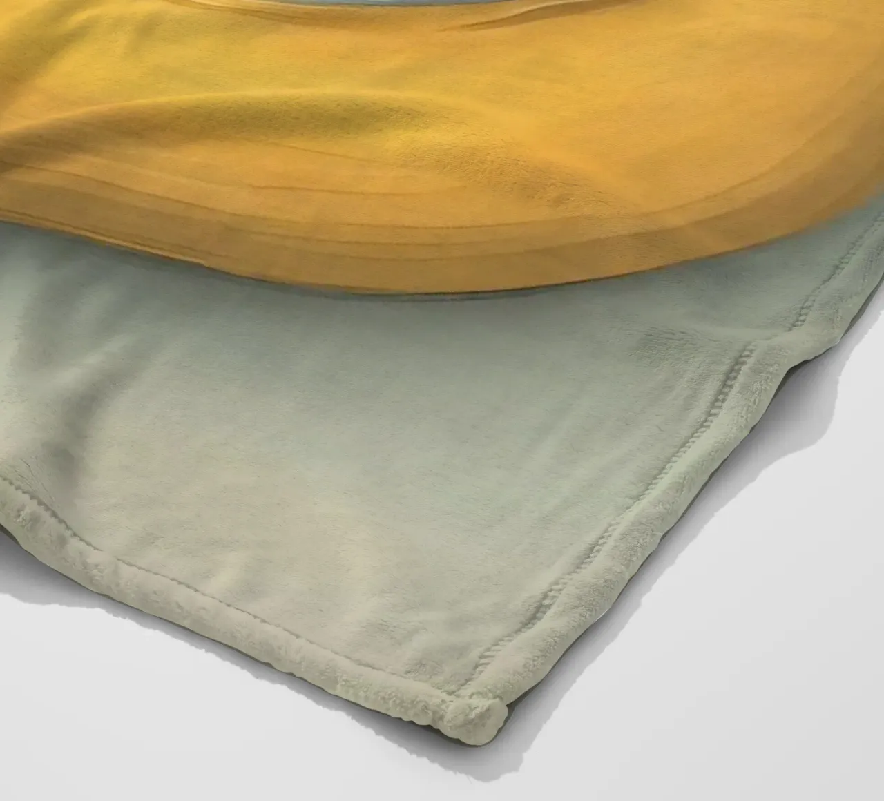 Due conigli che dormono tranquilli su una luna crescente coperta in pile da DesignDoodle