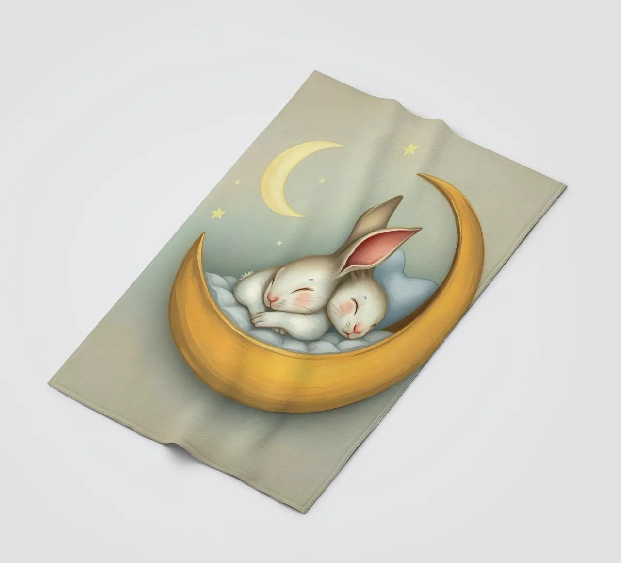 Due conigli che dormono tranquilli su una luna crescente coperta in pile da DesignDoodle