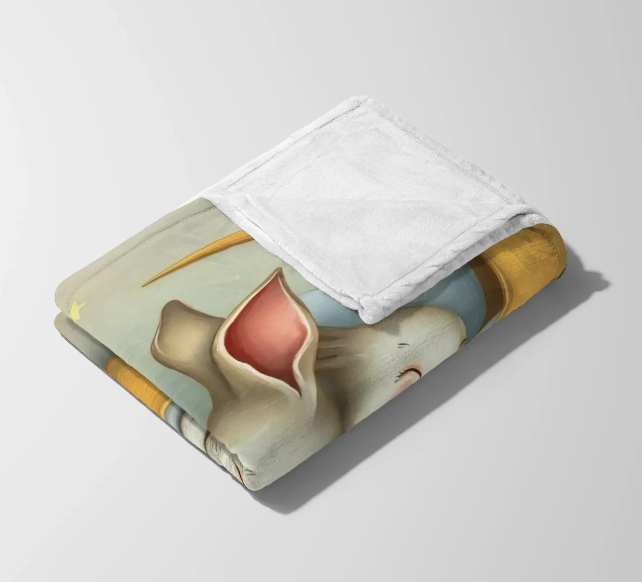 Due conigli che dormono tranquilli su una luna crescente coperta in pile da DesignDoodle