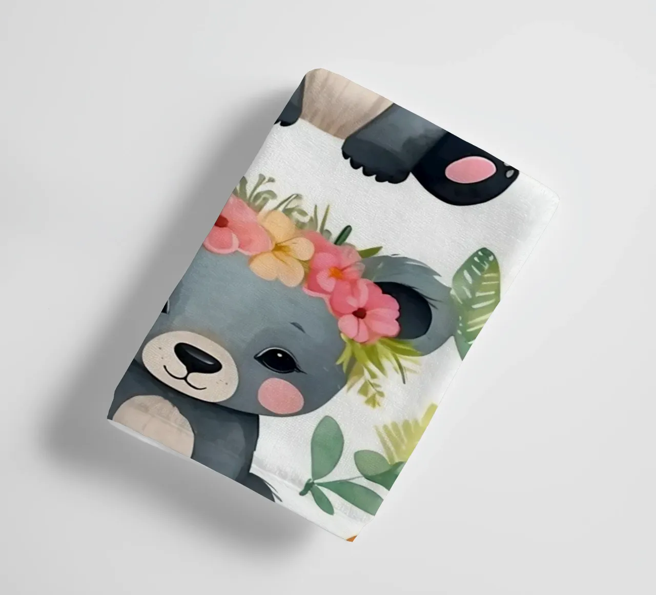 Simpatiche illustrazioni di animali con orsi, volpi e procioni asciugamano da bagno da DesignDoodle