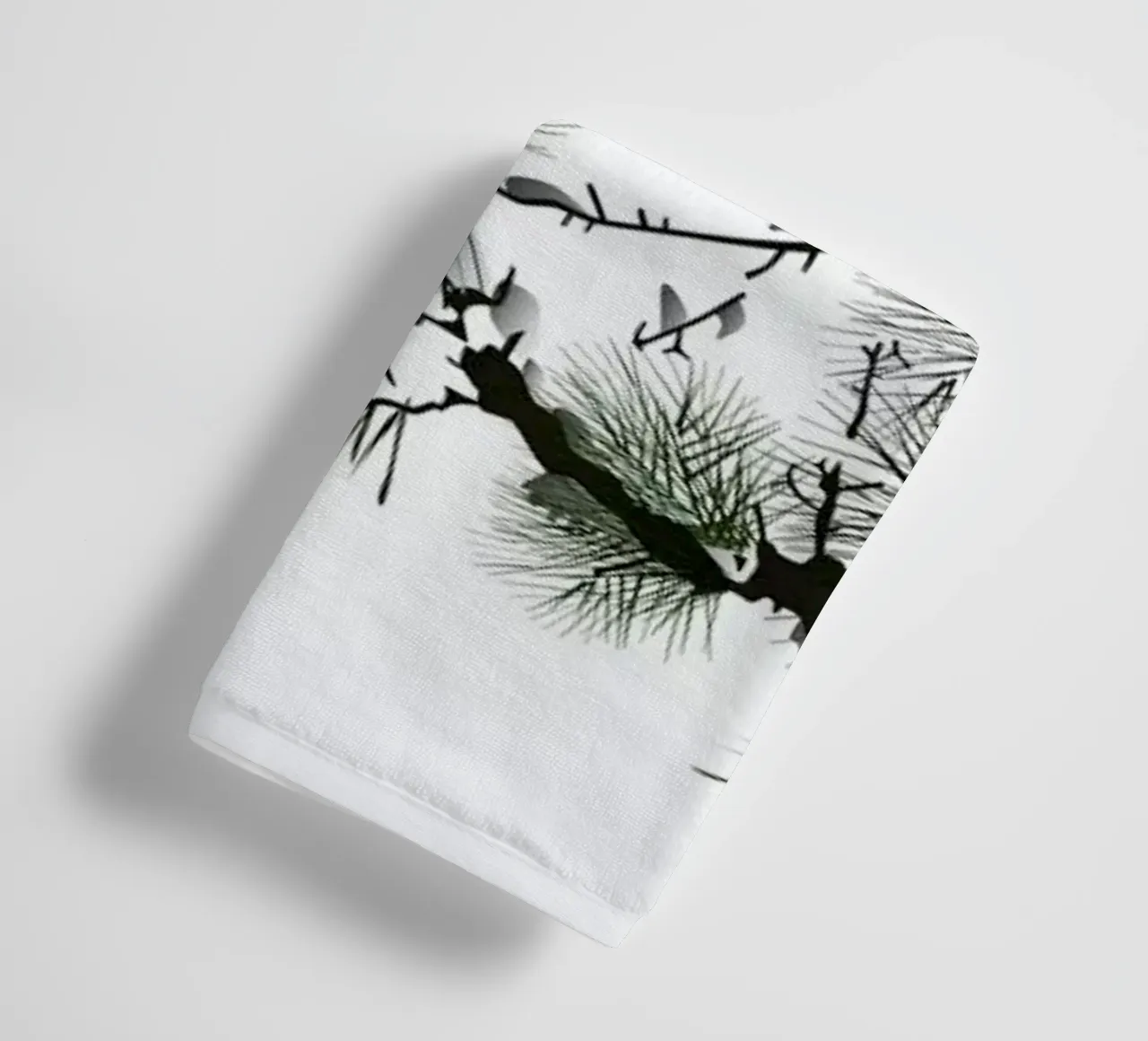 Birds and Pine II asciugamano da bagno da Flora & Fauna