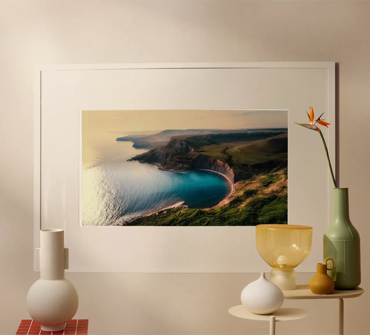 Sussurri della Costa Smeralda, Dorset, Inghilterra poster con telaio in alluminio da PhotoVibe Decor