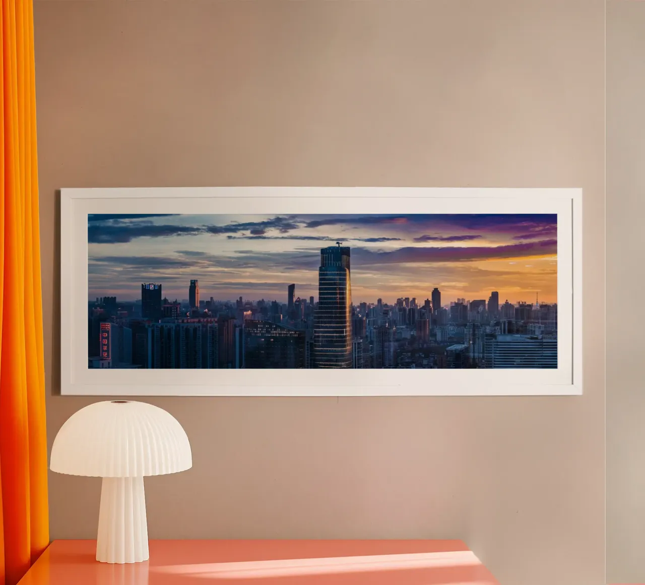 Skyline al neon al tramonto, Shanghai, Cina poster con telaio in alluminio da PhotoVibe Decor
