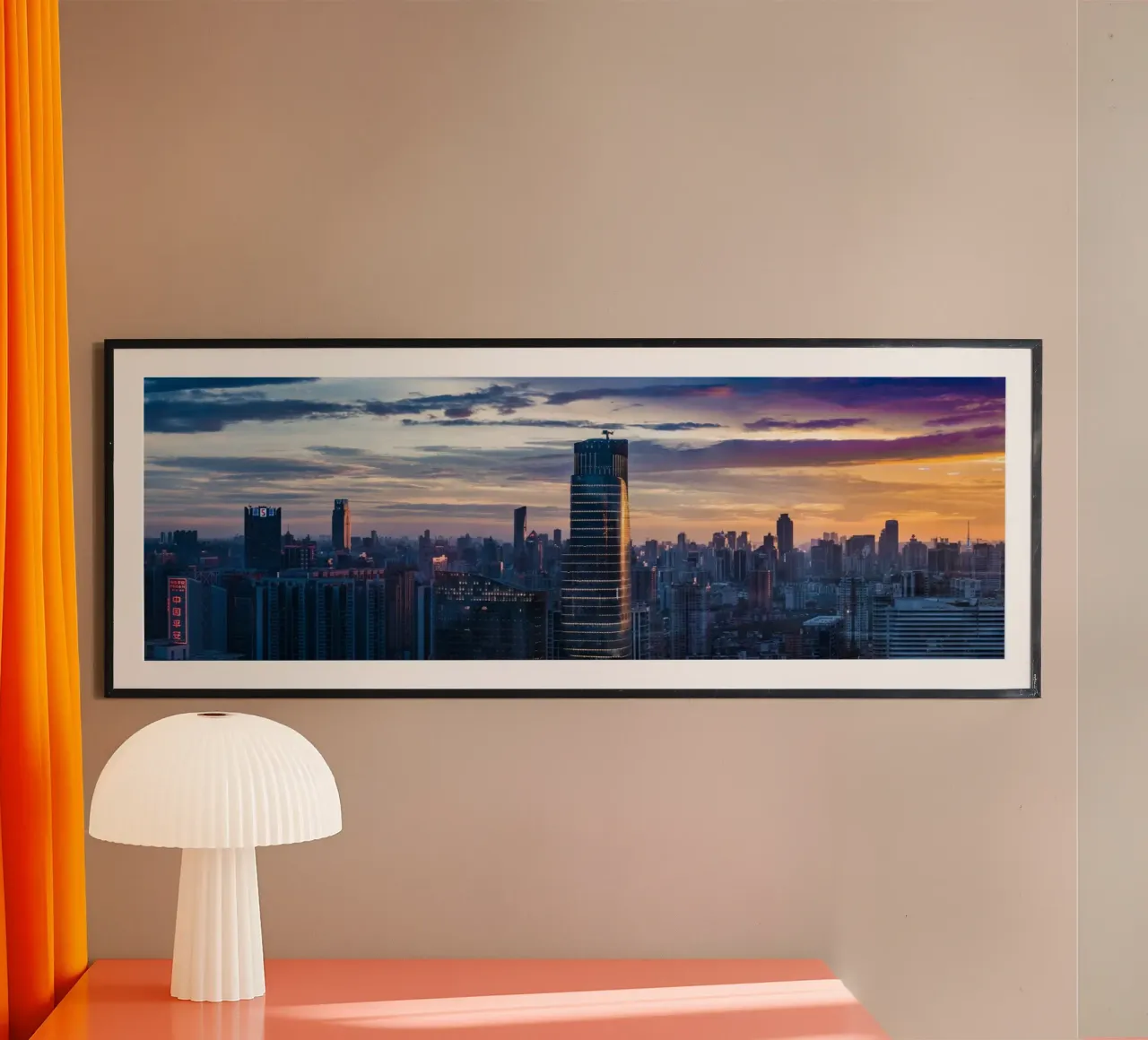 Skyline al neon al tramonto, Shanghai, Cina poster con telaio in alluminio da PhotoVibe Decor