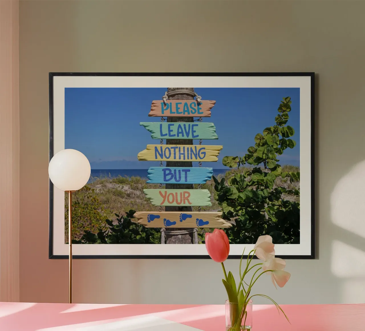 Per favore, non lasciate altro che le vostre [impronte]. poster da PhotoVibe Decor
