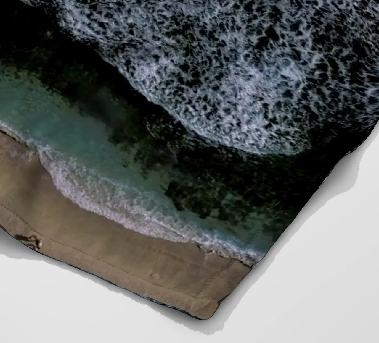 The Walk On A Calm Beach coperta in pile da Studio Nahili