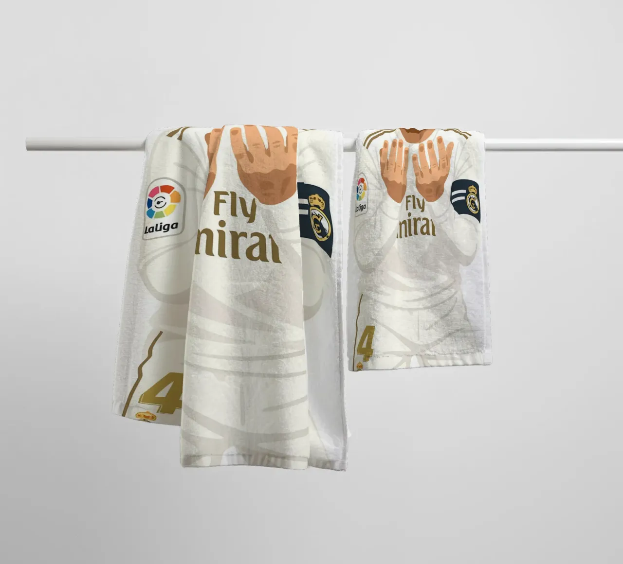 Sergio Ramos Minimalist asciugamano da bagno da MoviesArt