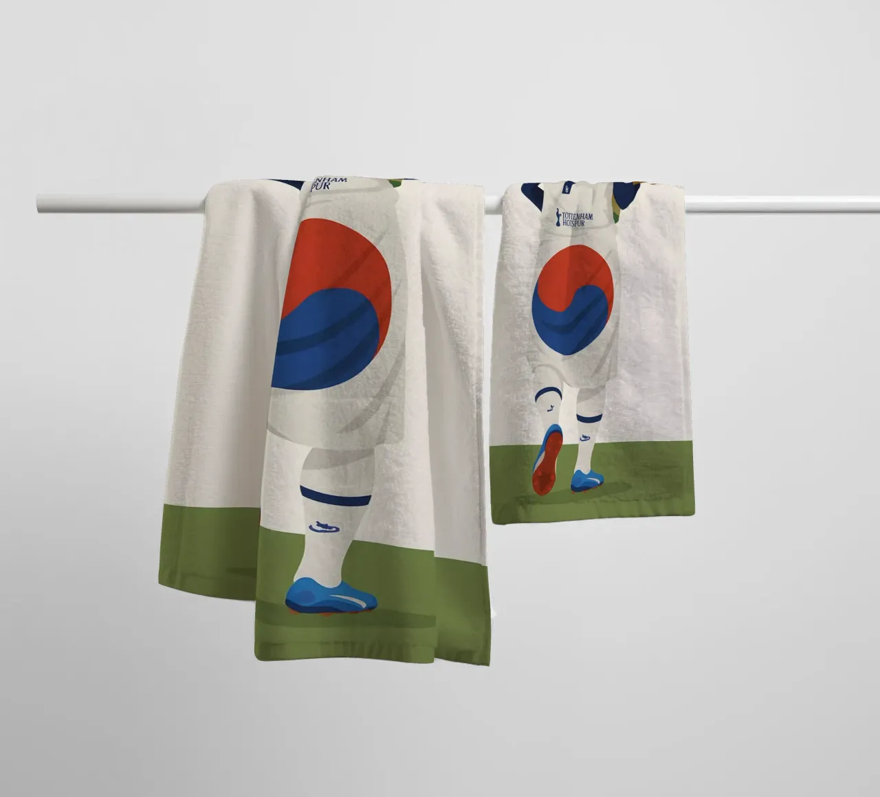 Son Heung-Min Minimalist asciugamano da bagno da MoviesArt