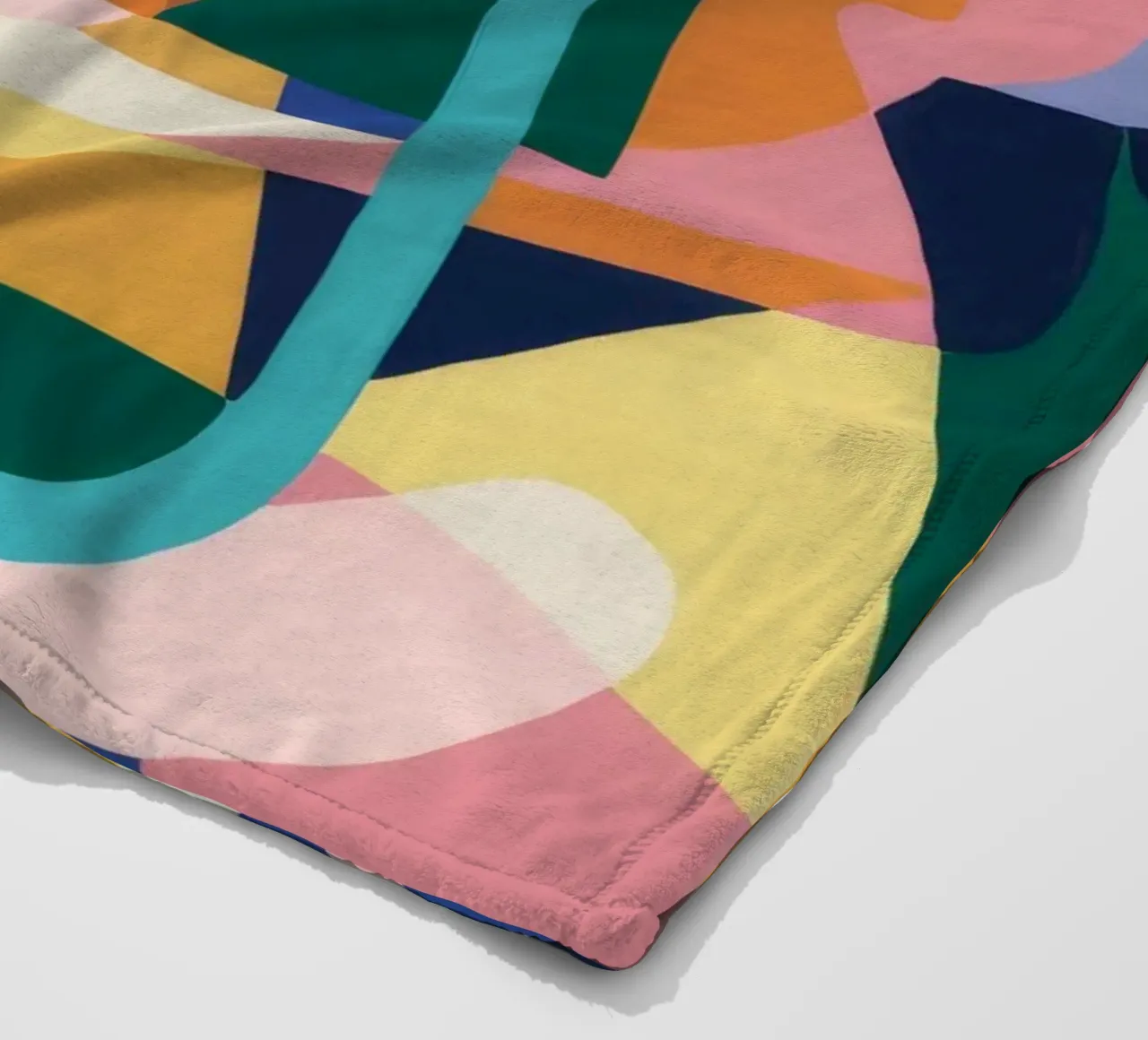 Forme ritmiche decostruite coperta in pile da Ember Stone