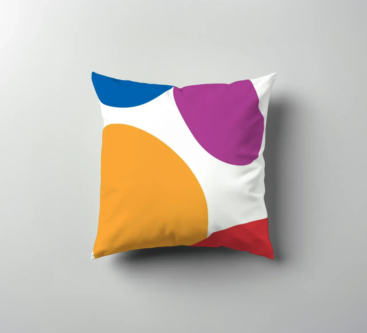 forme astratte e colorate cuscino da HicksShop