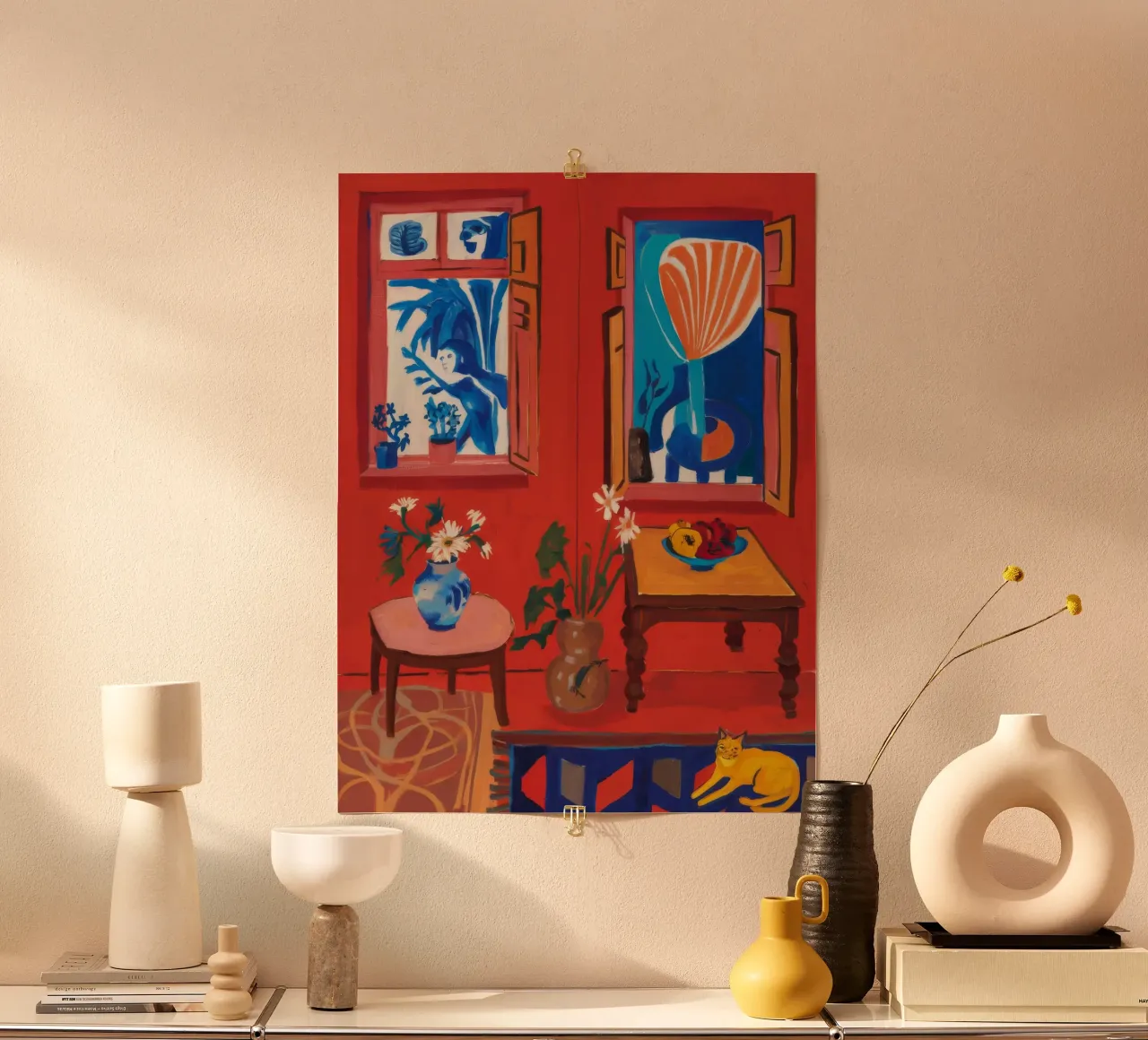 L'intrigo della Crimson Room poster con telaio in legno da Chroma Haven