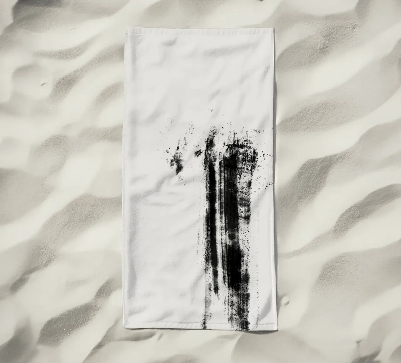 Abstract artwork with black brushstrokes and paint splatters telo mare da Imaginative