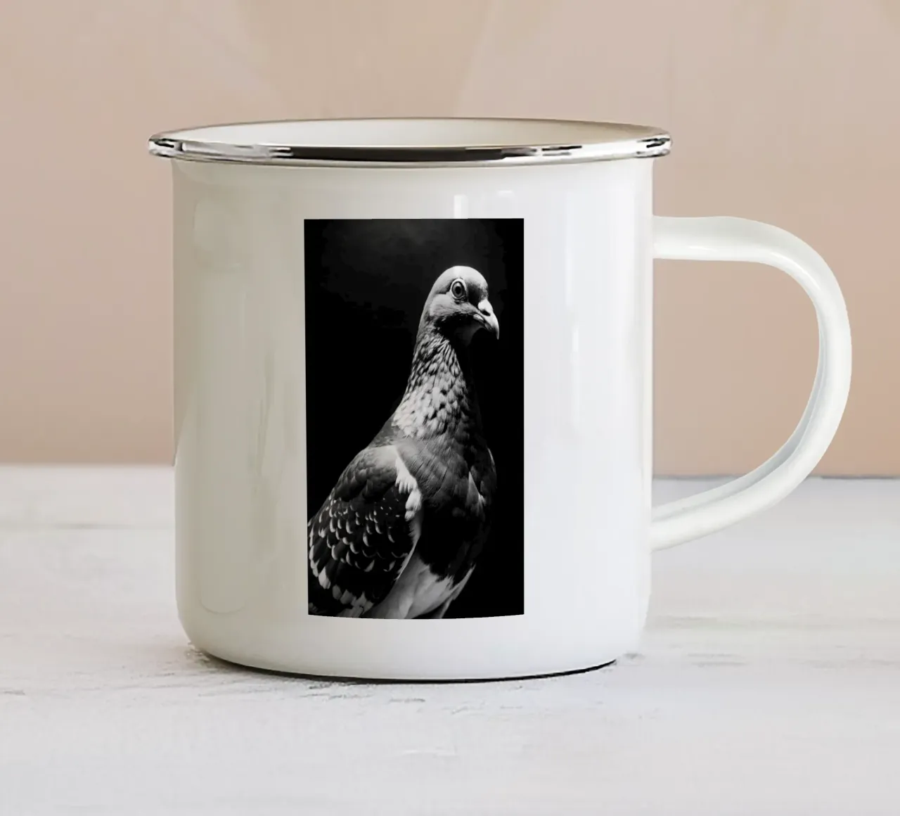 faccia di piccione fotografia animale in bianco e nero tazza in smalto da kanayaa