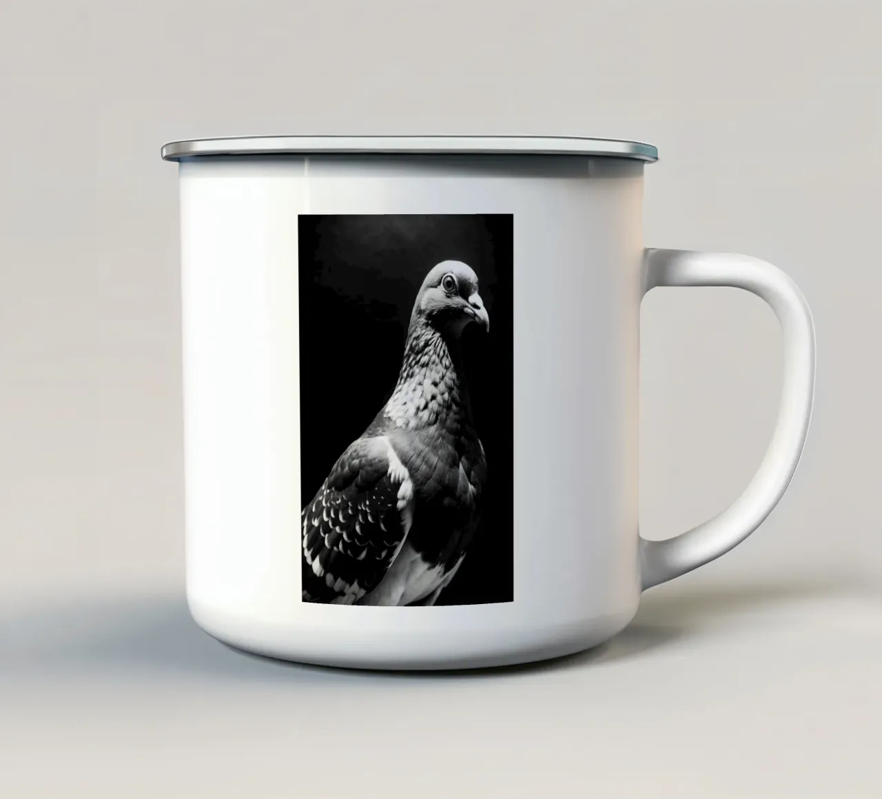 faccia di piccione fotografia animale in bianco e nero tazza in smalto da kanayaa