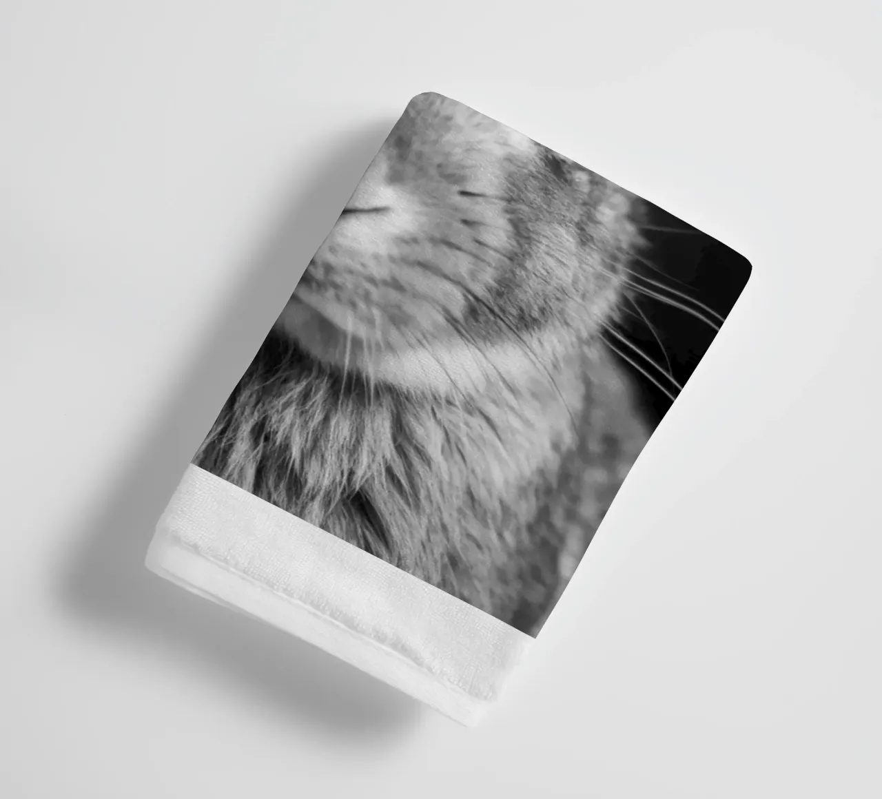 Kaninchengesicht schwarz-weiß Tierfotografie Handtuch von kanayaa