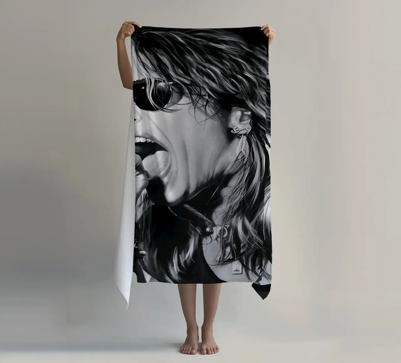 Mils Kenedy bianco nero telo mare da Greatest Figure