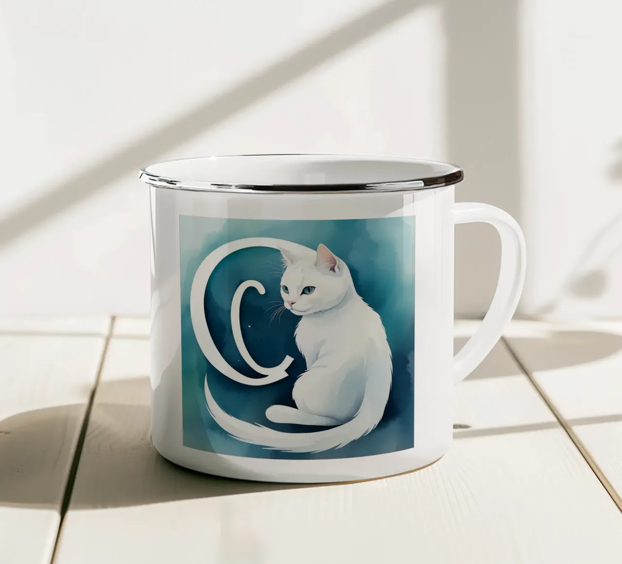 Gatto bianco posa con grazia Con la lettera C tazza in smalto da DesignDoodle