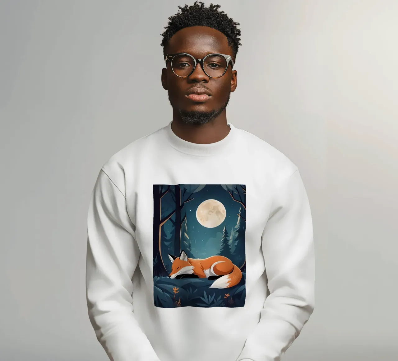 La volpe riposa tranquillamente al chiaro di luna in una fitta foresta felpa da DesignDoodle